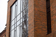 Алюминиевые окна в офисном здании - фото 1